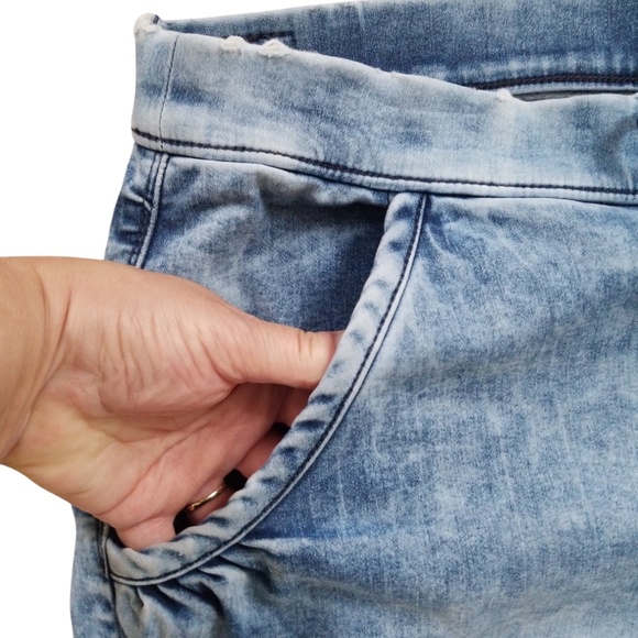 Denizen from Levi's Stretch Crop‎ Jogger Jeans Size XL - Picture 7 of 16